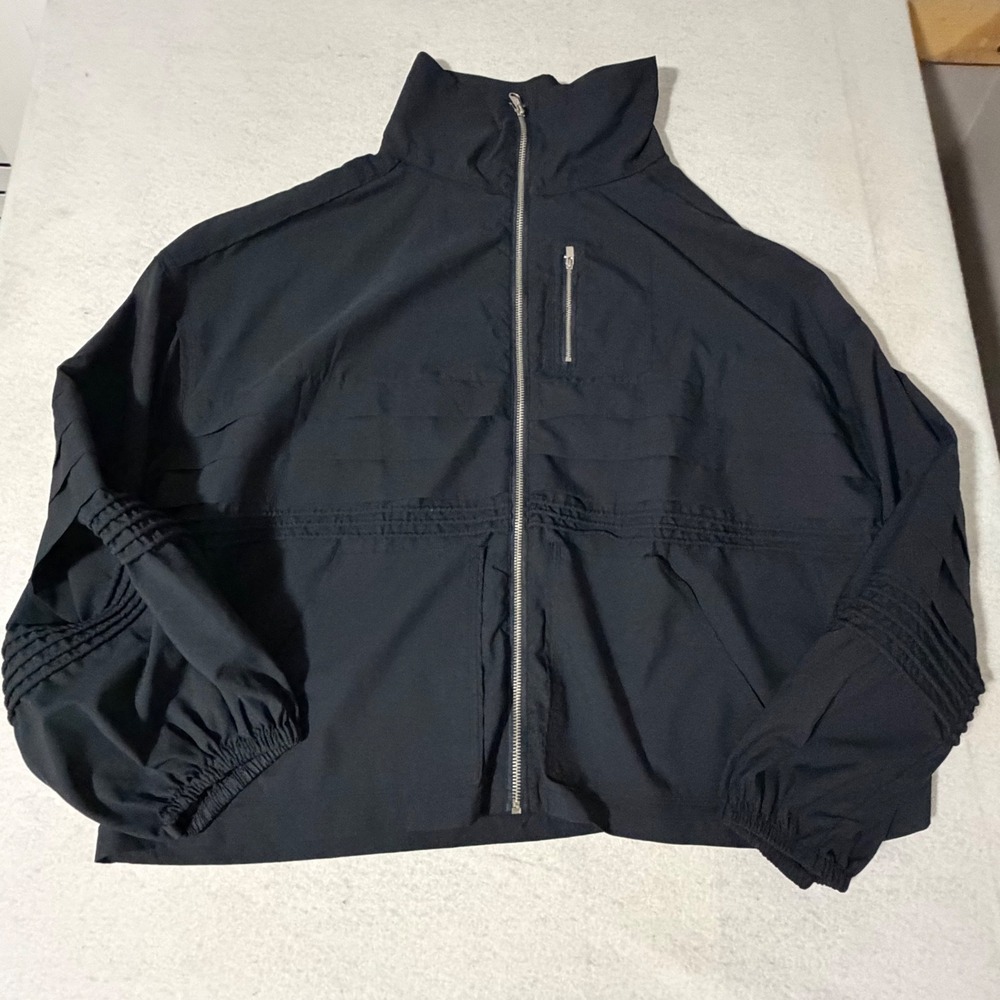 FP Movement Free People Black Pleated Sleeve Full Zip Windbreaker Jacket Large